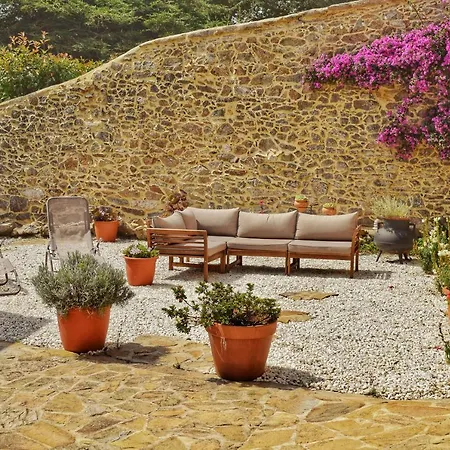 Casa Dos Amos En Costa Da Morte. A Coruna *