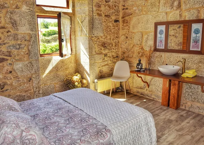 Casa Dos Amos En Costa Da Morte. A Coruna