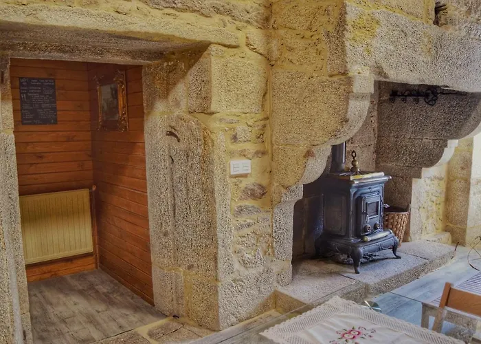 Casa Dos Amos En Costa Da Morte. A Coruna Ponteceso