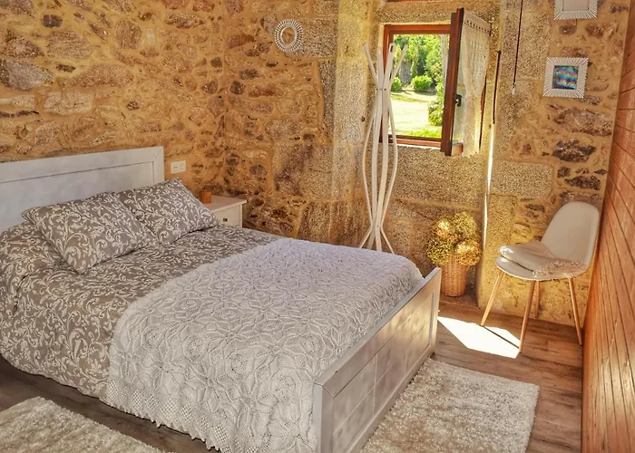 Casa Dos Amos En Costa Da Morte. A Coruna Ponteceso