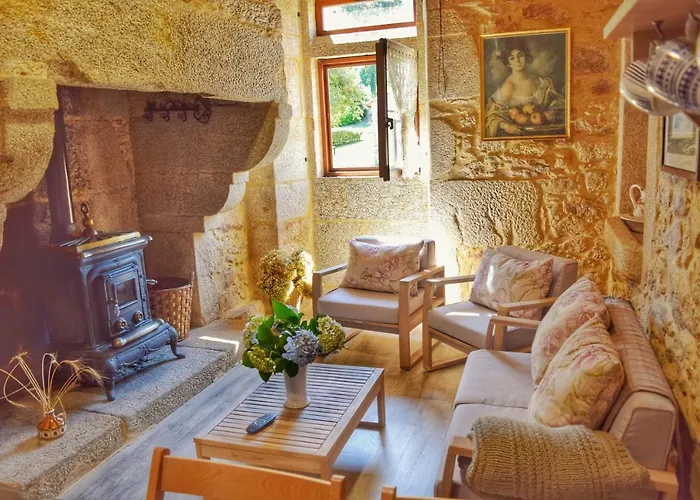 Casa Dos Amos En Costa Da Morte. A Coruna *