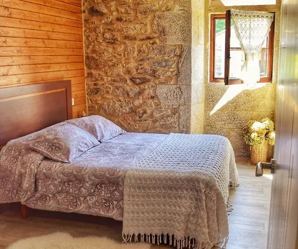 Casa Dos Amos En Costa Da Morte. A Coruna Ponteceso